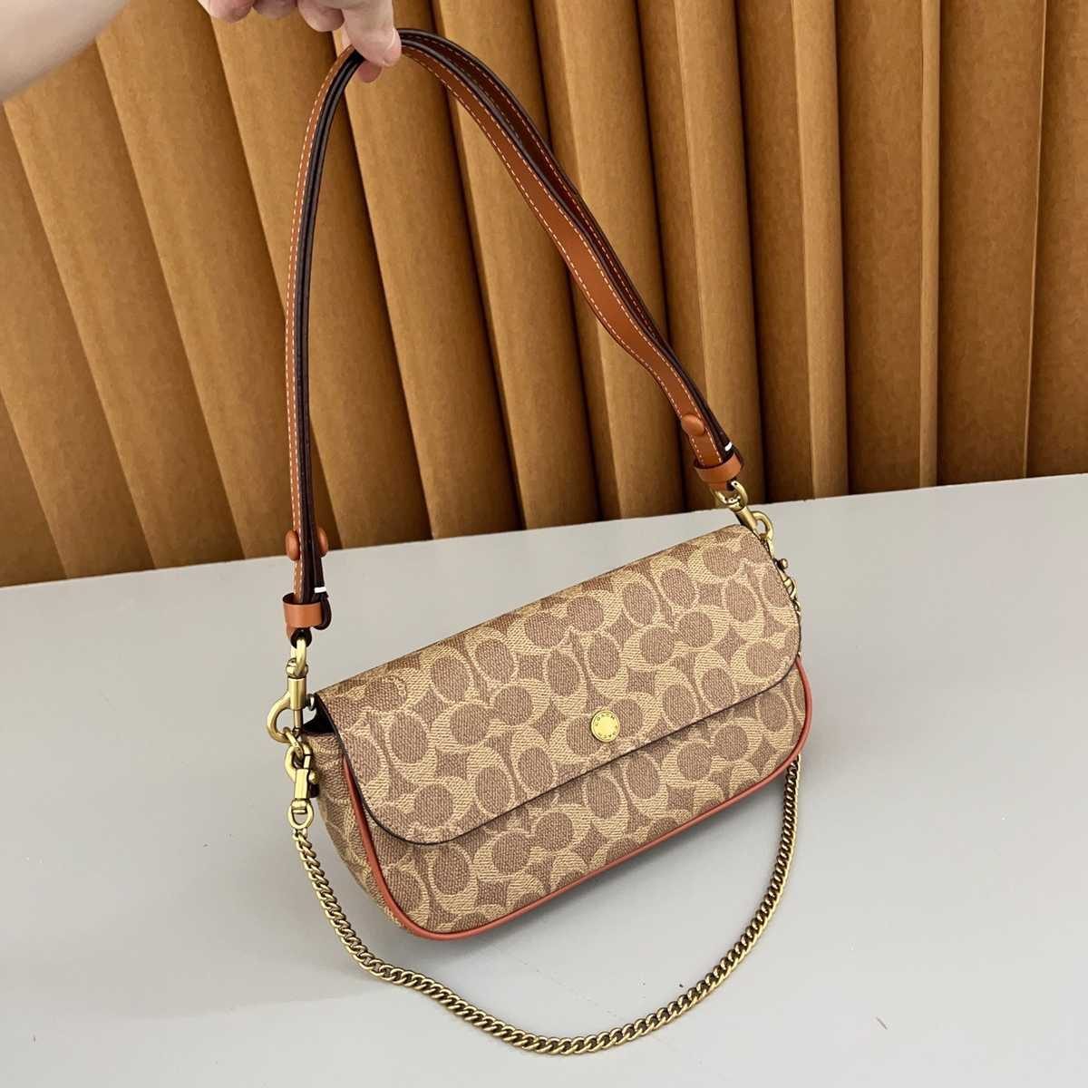 Chain Strap Vintage Monogram Baguette Bag — Shoulder Bags handbag