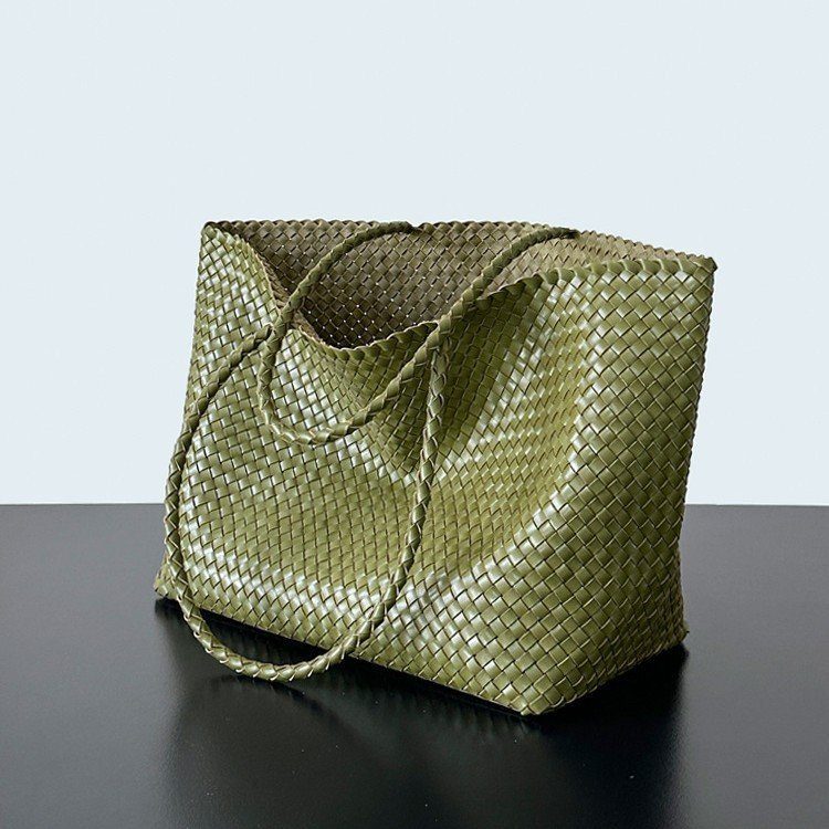 Handwoven Light-Luxury Tote Bag